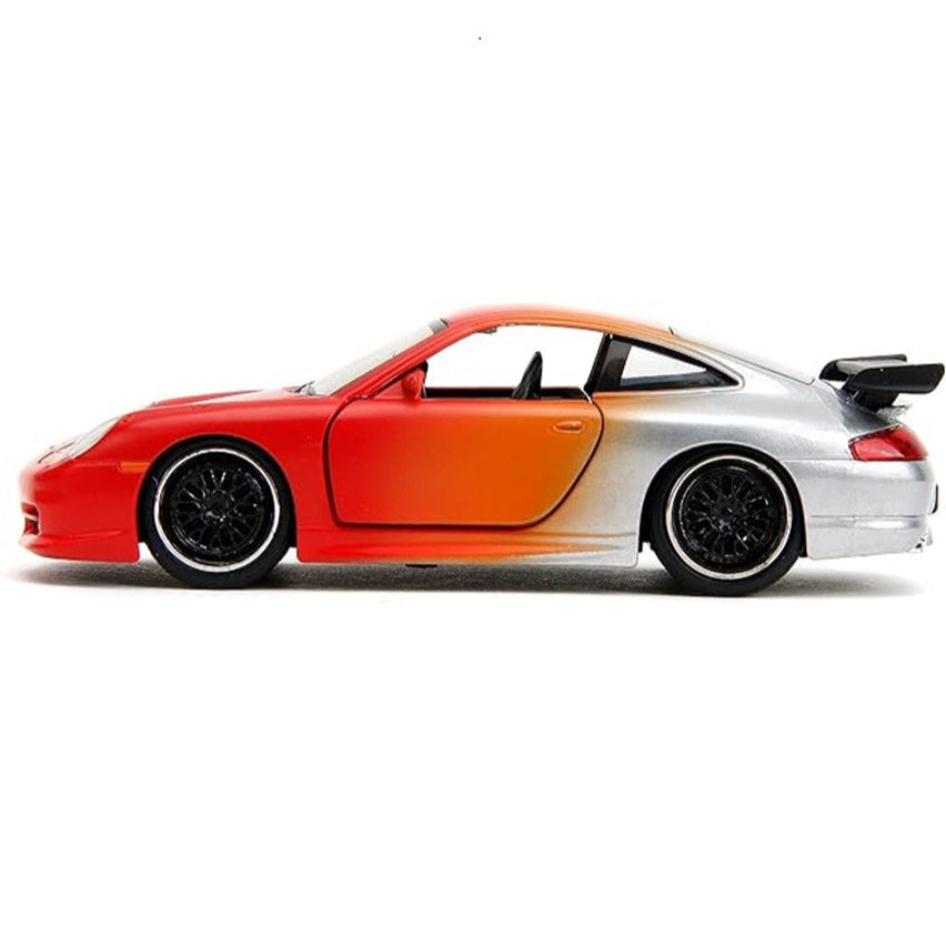 Porsche 911 GT3RS W1 modelbil i 1:32 skala med Pink Slips design. En stilfuld miniature til samlere og motorsportsfans.