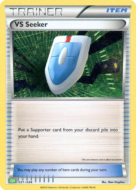 VS Seeker 031/034 Trainer-kort fra Pokémon TCG Classic Venusaur Deck, med futuristisk artwork af en søgeanordning omgivet af lysende energi.