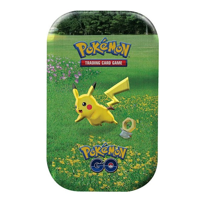 Pokémon Pokémon GO Mini Tin med artwork af Pikachu og Meltan, indeholdende to boosterpakker, en metallic mønt og et kunstkort i en kompakt metaldåse.