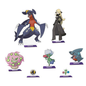 Pokémon TCG: Cynthia’s Garchomp ex Premium Collection med artwork af Cynthia og Garchomp, klistermærker og display-standees i en luksuriøs gaveæske.