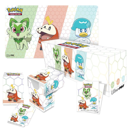 Pokémon Paldea Region First Partner Bundle med playmat, 65 sleeves, deck box og samlerboks med Sprigatito, Fuecoco og Quaxly.