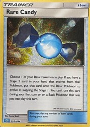 Rare Candy 025/034 Trainer-kort fra Pokémon TCG Classic Blastoise Deck, med artwork af en glitrende blå slik i en lysende beholder, der symboliserer hurtig Pokémon-udvikling.